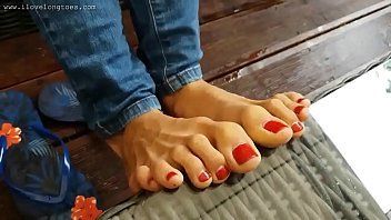 Long pretty toes