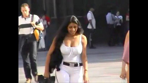 Indian cleavage show