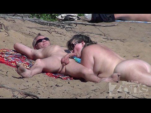 Booty twerking blowjob cock on beach
