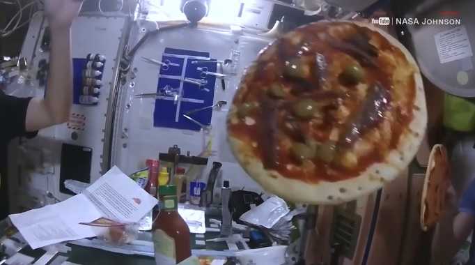 Cheese reccomend Pizza hut in calhoun georgia