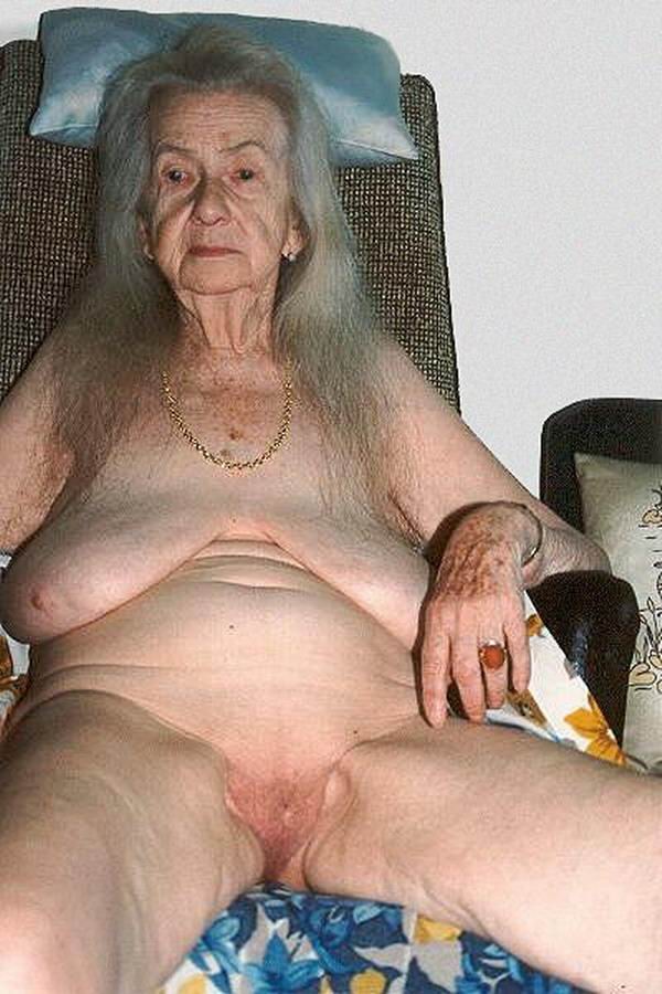 Old Lady Oussy And Boobs