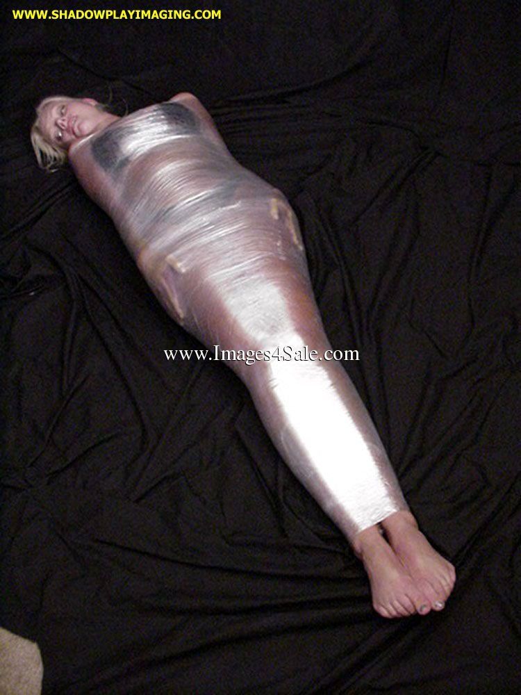 Amateur Arab girl wrapped in cling film gets fucked 