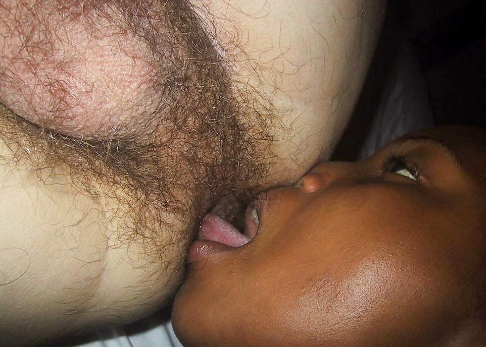Ebony slut lick dick cumshot
